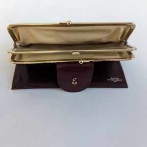 Vintage Buxton Genuine leather wallet in Maroon red